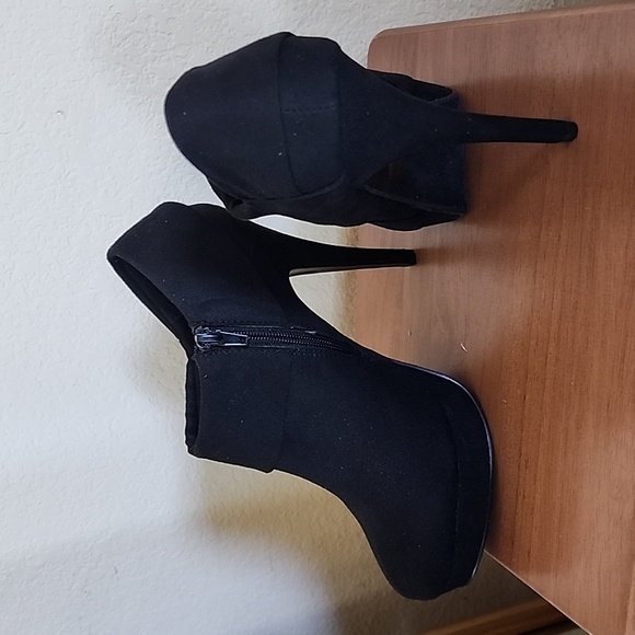 Black suede platform heels - Picture 4 of 4